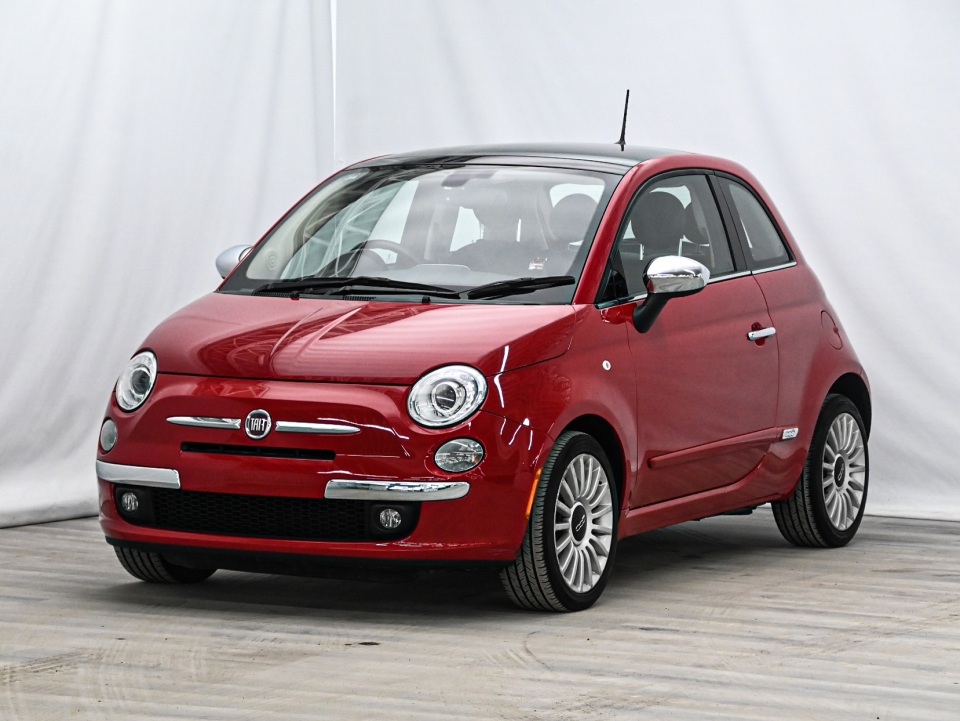 2017 FIAT 500 Lounge Hatchback FWD