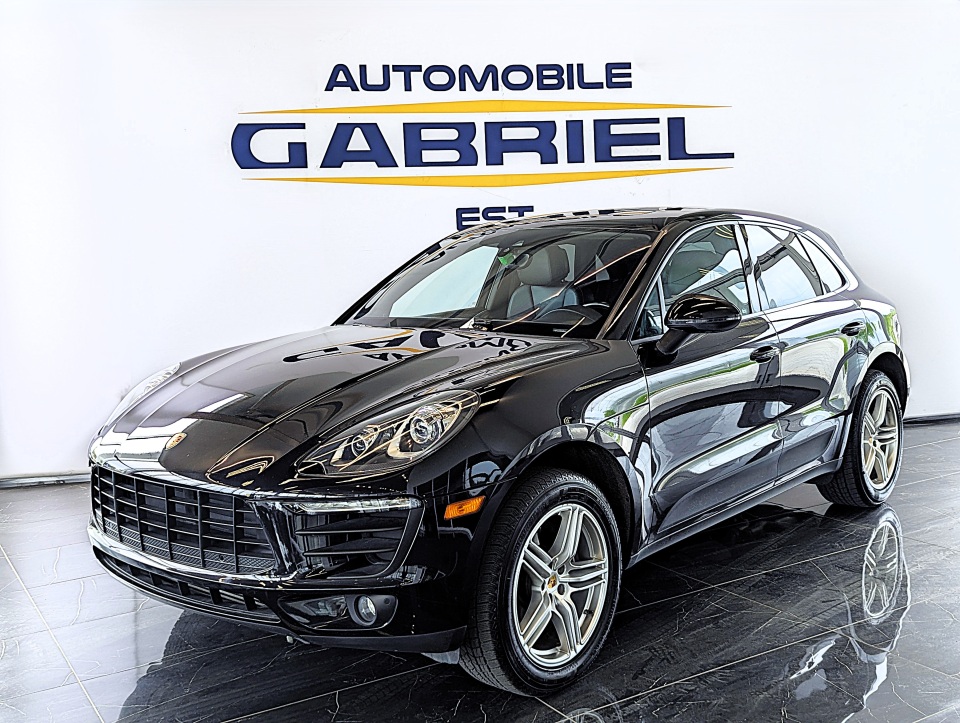 Gray (Graphite Blue Metallic) 2017 Porsche Macan AWD SUV / Crossover All-Wheel Drive Automatic
