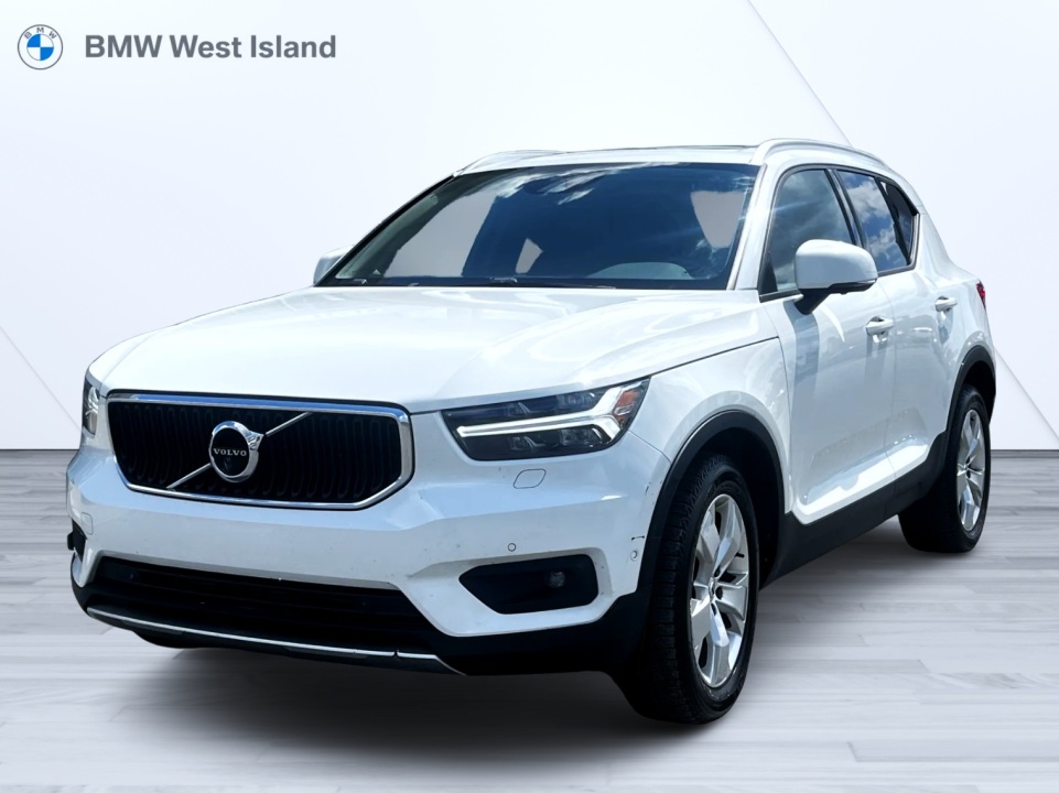 White 2019 Volvo XC40 SUV / Crossover All-Wheel Drive Automatic