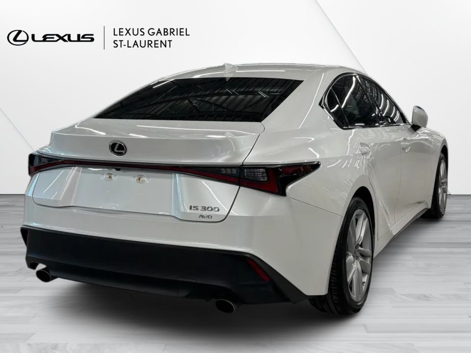 2021 Lexus IS