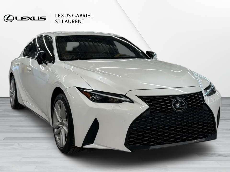 2021 Lexus IS