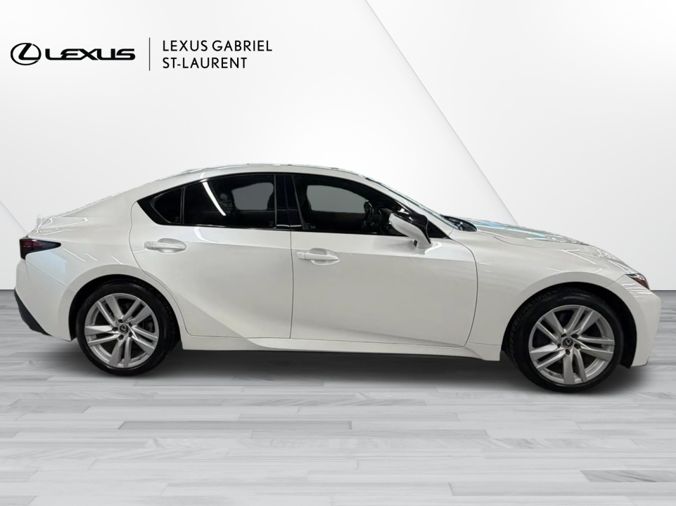 2021 Lexus IS