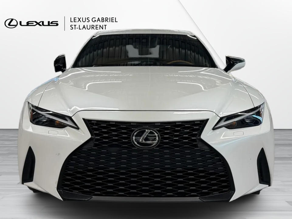 2021 Lexus IS