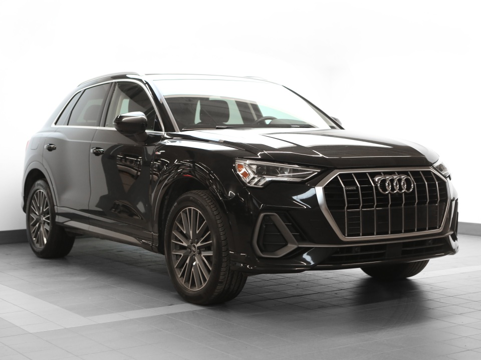 2022 Audi Q3 quattro Technik 45 TFSI