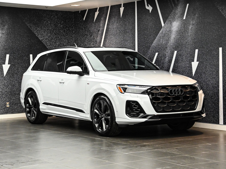 White 2025 Audi Q7 SUV / Crossover Automatic